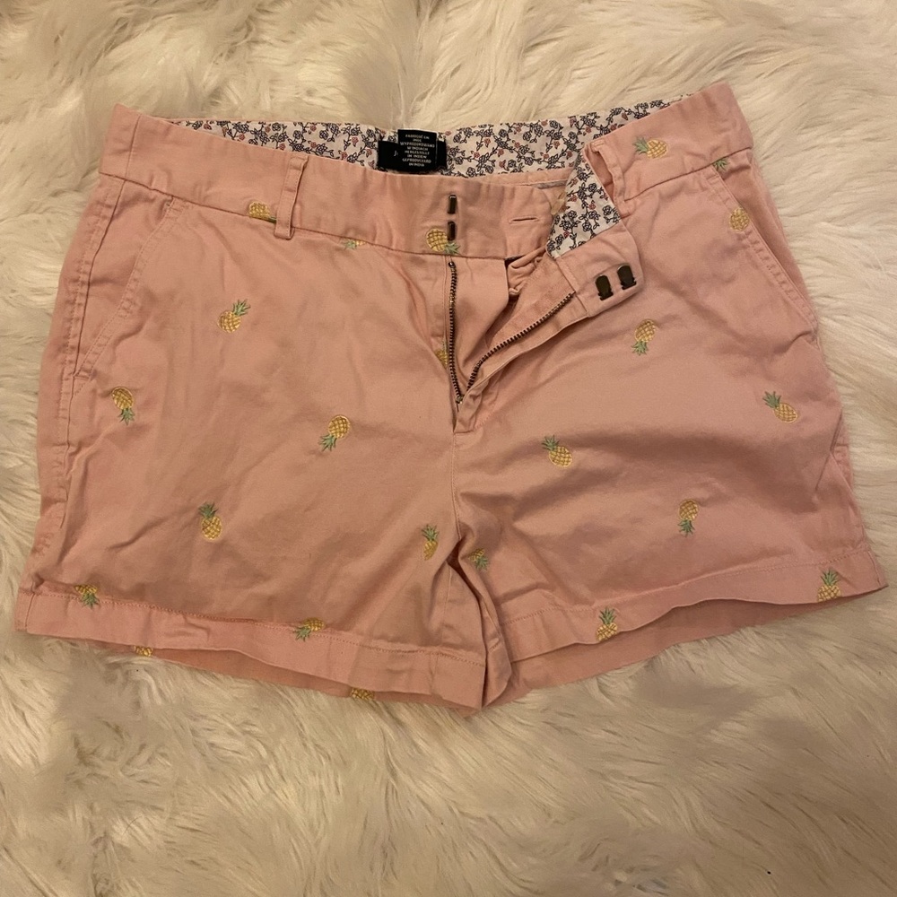Jones & Co embroidered pineapple shorts; size 10